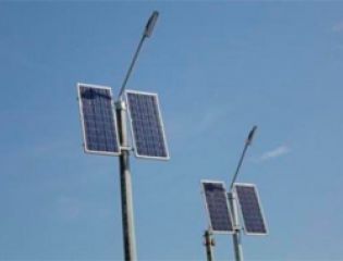 В Заполярье установлен автономный гибридный фонарь