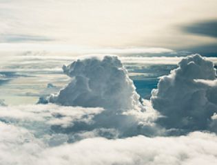 Ученые нашли причину образования белых облаков