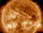 Длинная и темная нить обнаружена на поверхности Солнца