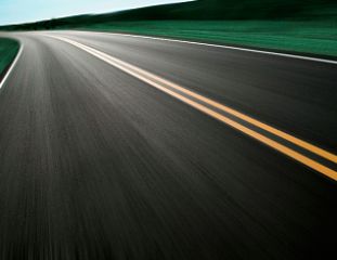 Завершается строительство скоростной дороги из отходов