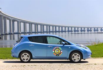 Европейский и мировой автомобиль 2011 года NISSAN LEAF –  в Москве