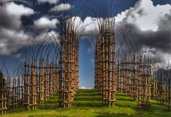 Растущий храм знаменитого экоархитектора