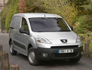 Peugeot добавит еще одну модель к линейке малотоннажных грузовиков