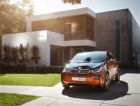 BMW предоставит бесплатный прокат автомобиля на бензине владельцам электрокаров