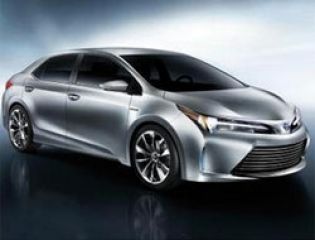 Концерн Toyota презентовал сразу две новые гибридные модели
