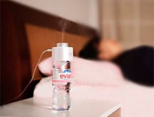 Обычная бутылка с водой превращается в персональный увлажнитель воздуха