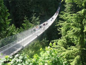 Подвесной мост Capilano - уникальное сооружение в Ванкувере
