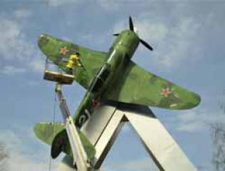 Весенний субботник в зеленом уголке подмосковных Химок