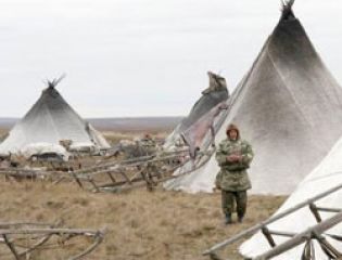 Ямальские кочевники получают комплекты спутниковой связи, работающие от ВИЭ