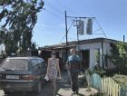 Сельский житель в Казахстане собрал ветряк из подручных материалов