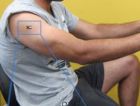 Cоздана татуировка-батарейка, принцип действия которой максимально прост