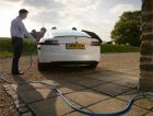 Владельцы Tesla придумали свою сеть бесплатных электрозаправок